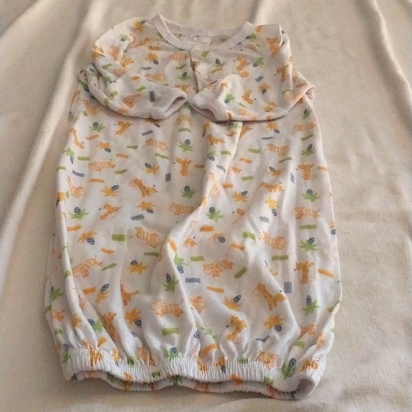 Lot of 3 Open-Bottom Sleeper Gowns - Picture 7 of 9